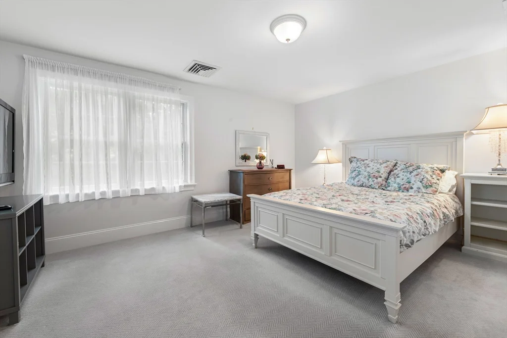 227 Rice Rd, Cochituate