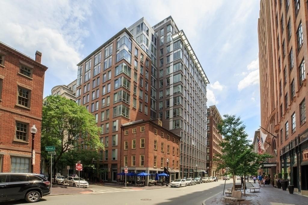 80 Broad St, Waterfront