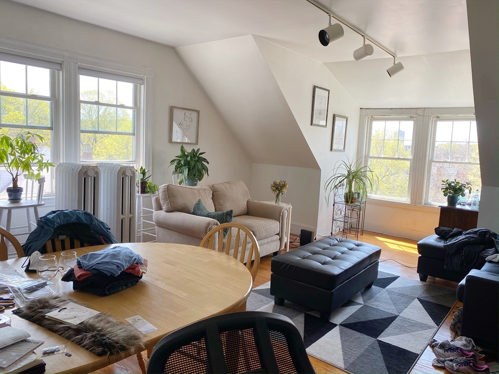 70 Perry St, Brookline