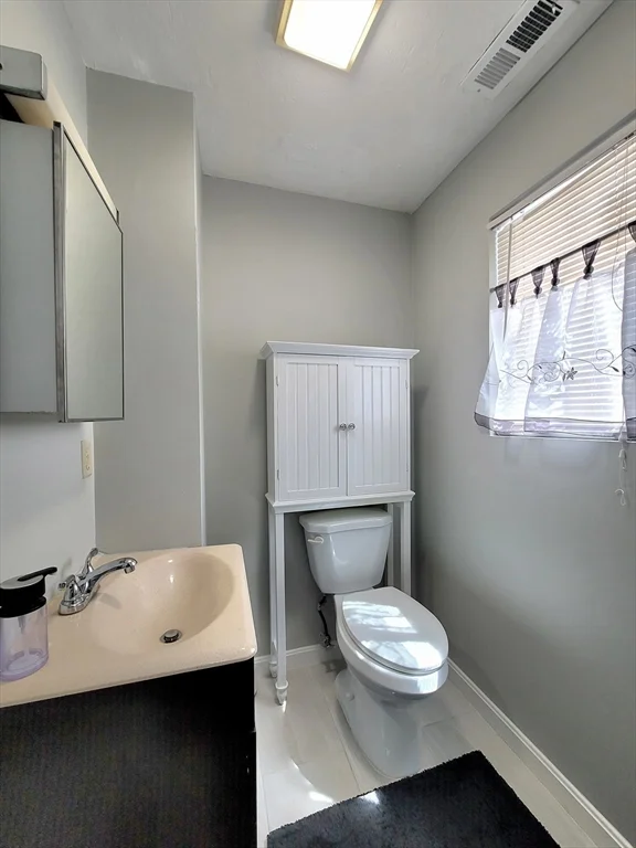 391 Hyde Park Ave, Jamaica Plain