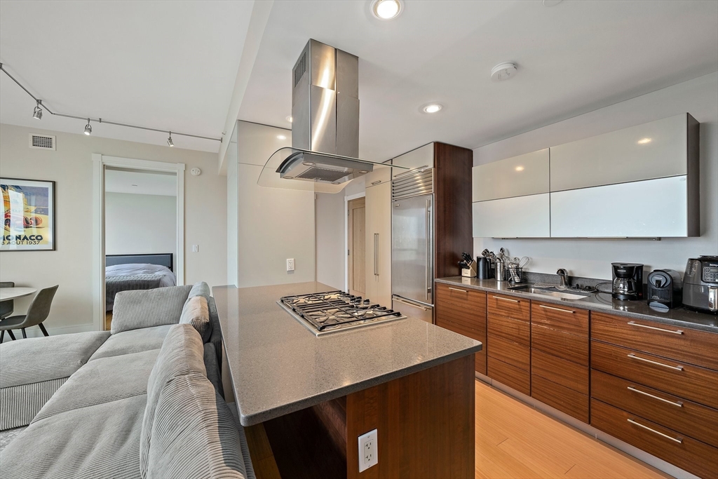 45 Province St, Midtown