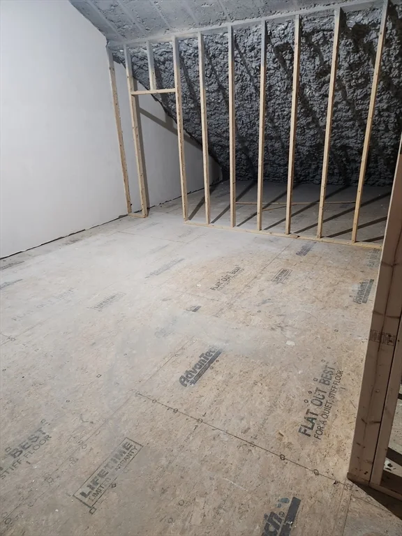 30 Four Seasons Dr, Hampstead