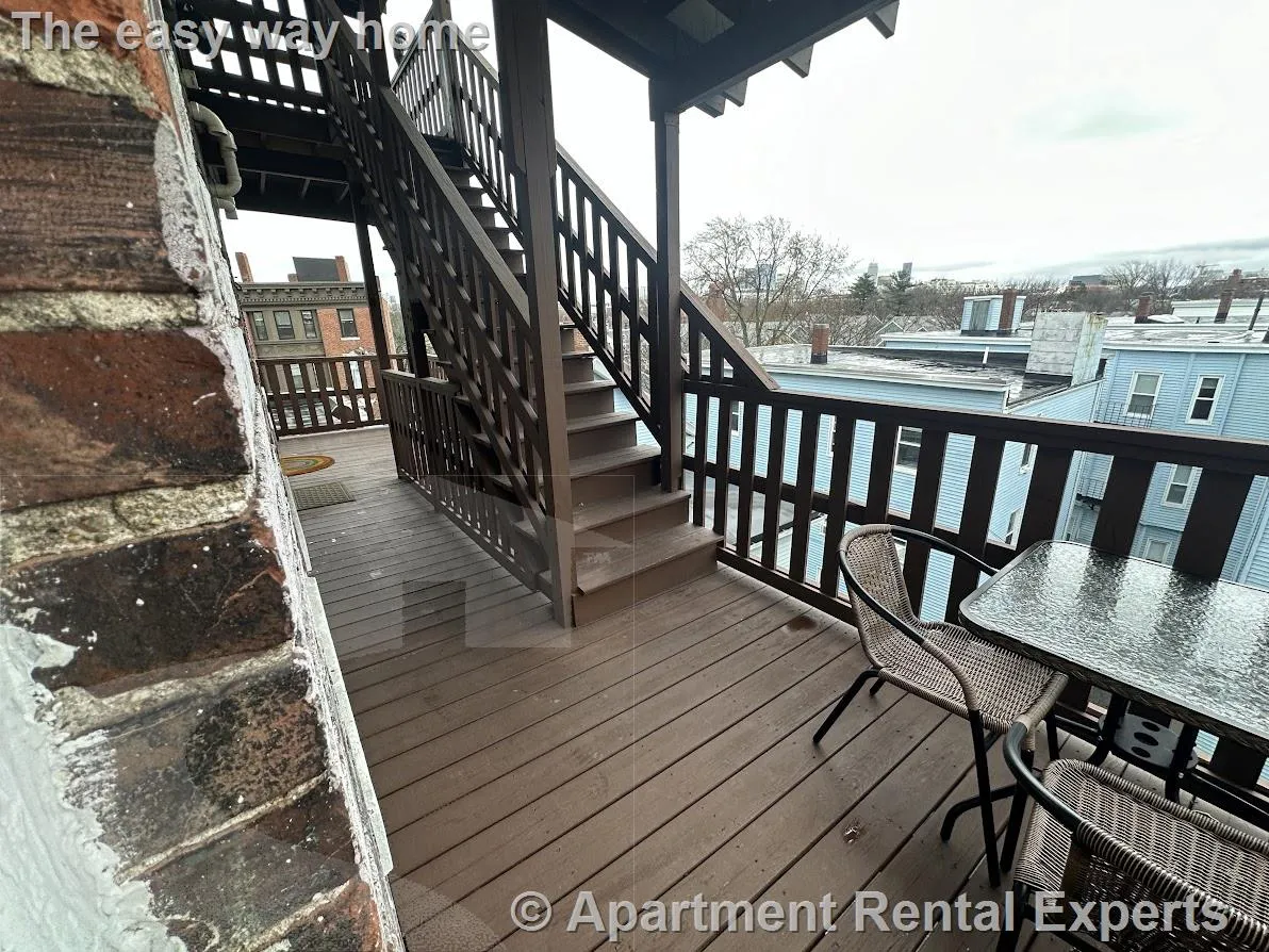 1056 Cambridge St, East Cambridge