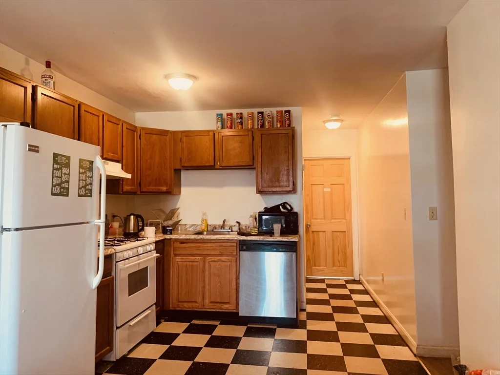 96 Hammond St, South End