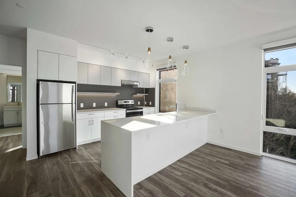 839 Beacon St, Fenway