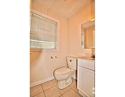 24 Lawn St, Mission Hill