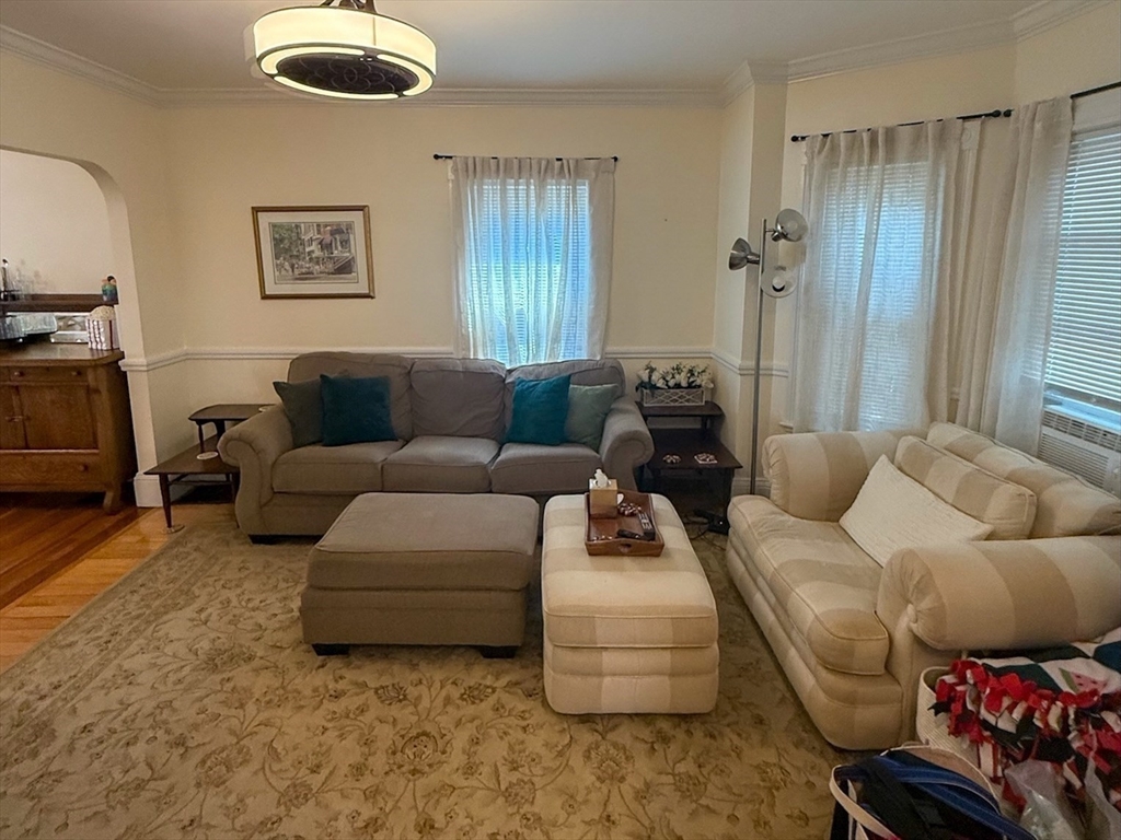 7 Dell St, East Somerville