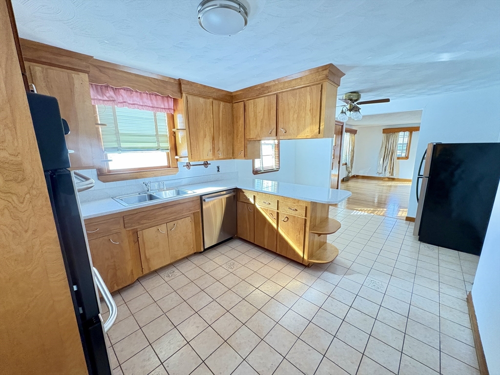 4 Easement Rd, Tewksbury