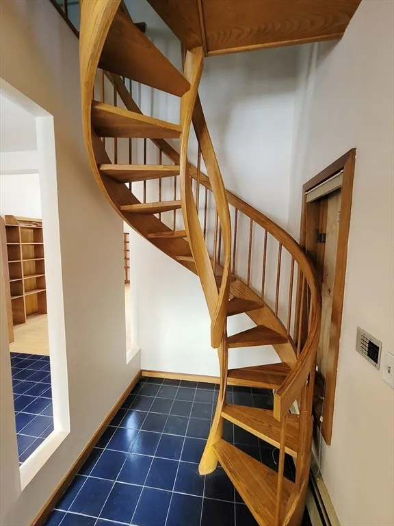 46 Long Hill Rd, Groton