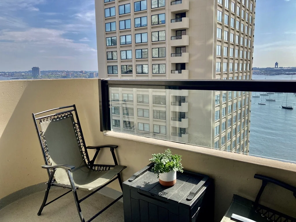 65 East India Row, Waterfront