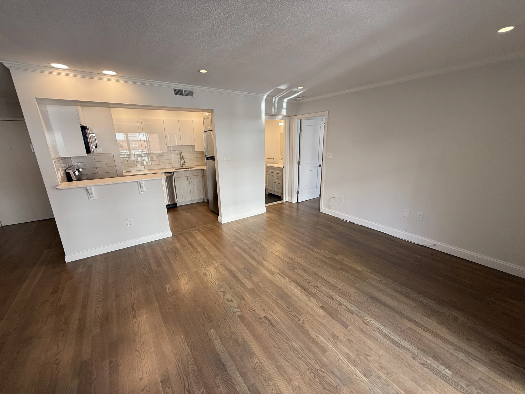 320 Hammond Pond Pkwy, Chestnut Hill