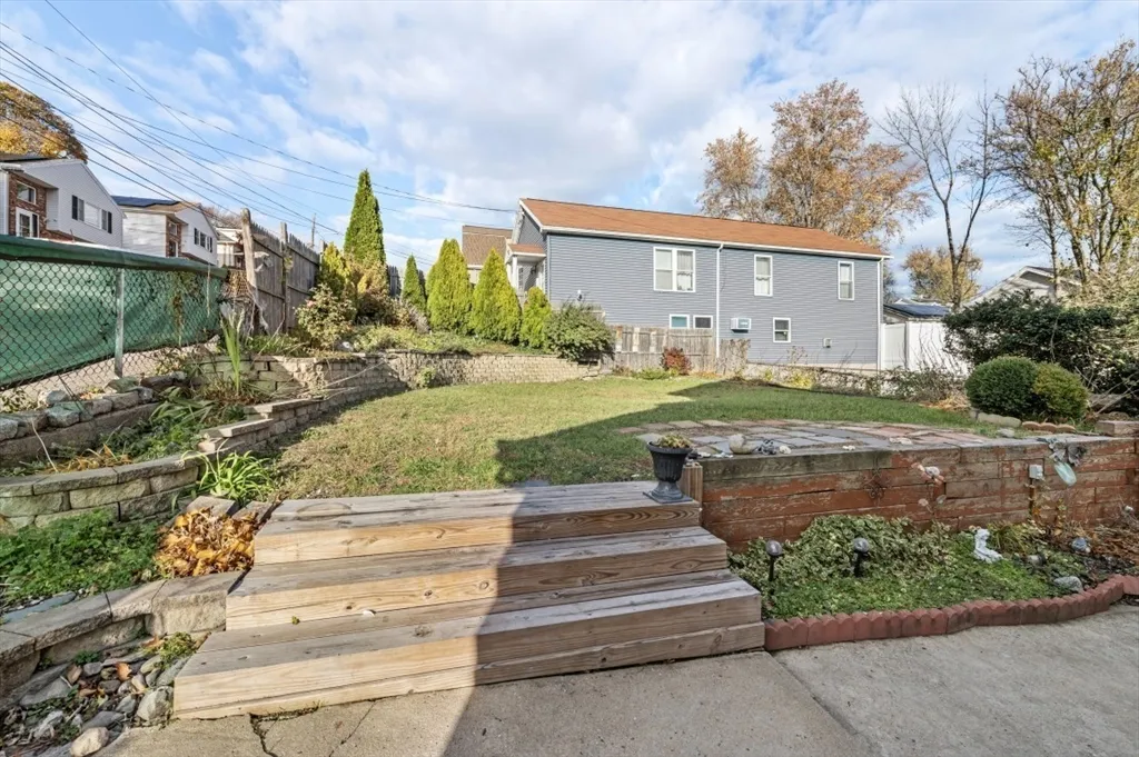 537 Park Ave, Revere