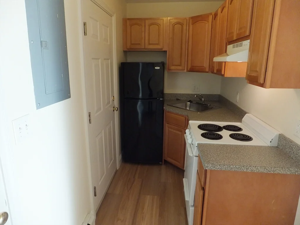 1581 Commercial St, Weymouth