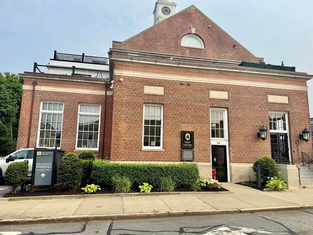 6 Main St Ext, Downtown