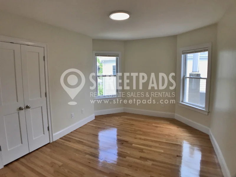 327 Highland Ave, Powder House Square