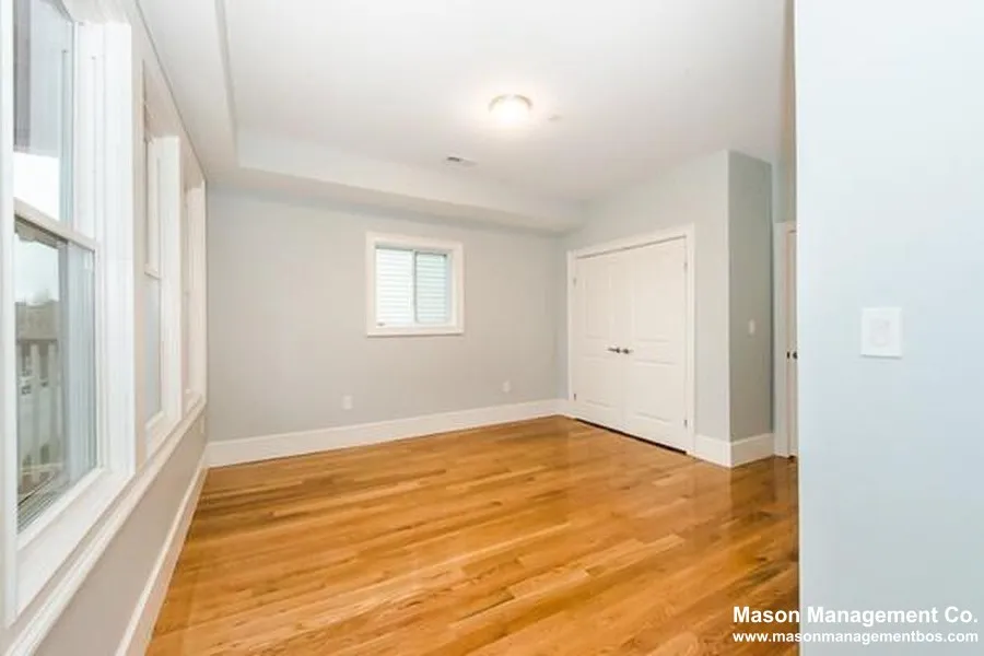 4370 Washington St, Roslindale