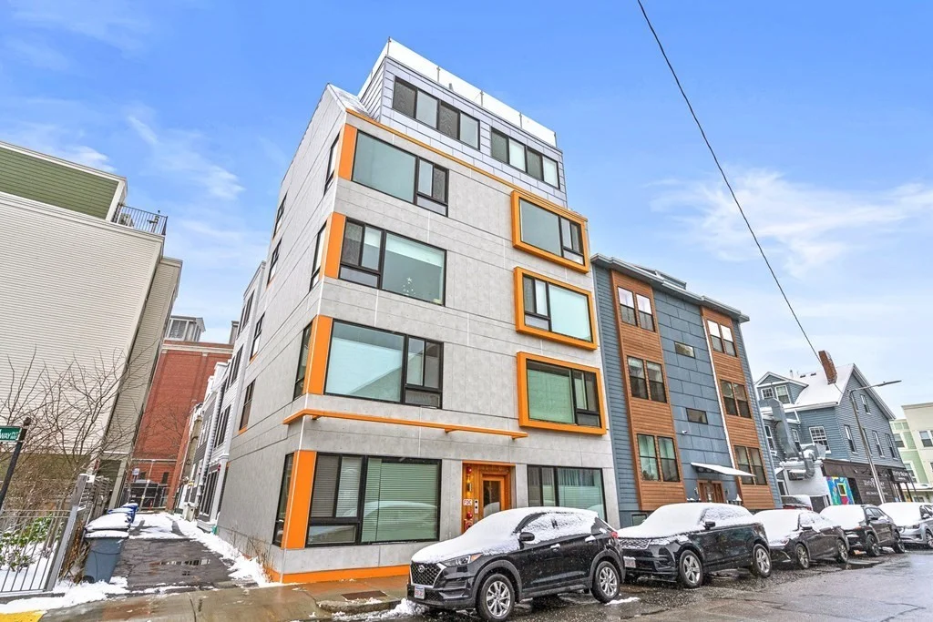 71 Border St, East Boston