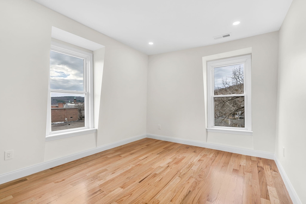 23 Pleasant St, Fitchburg