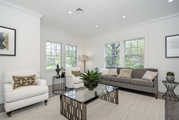 12 Ackers Ave, Brookline