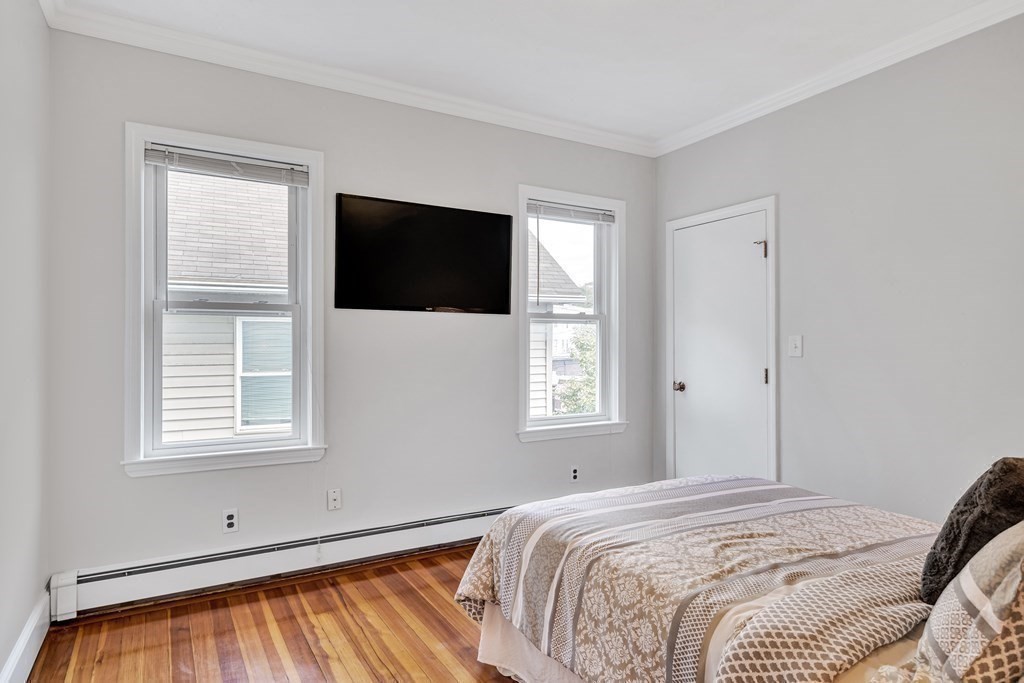 558 Washington St, Brighton