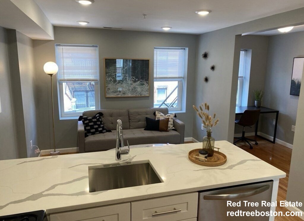 13 Wiget St, North End