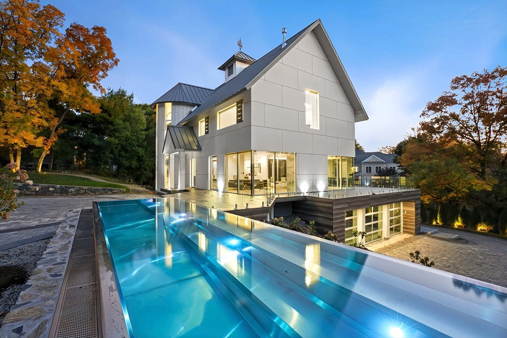 30 Whipple Rd, Lexington