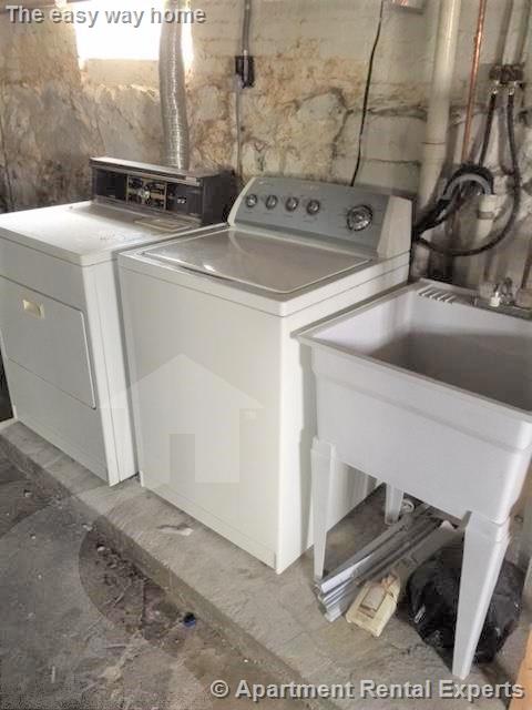 8 Pleasant St, Medford Square