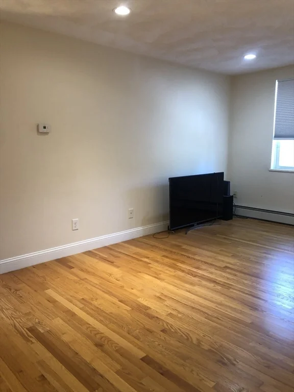 1105 Lexington St, Waltham