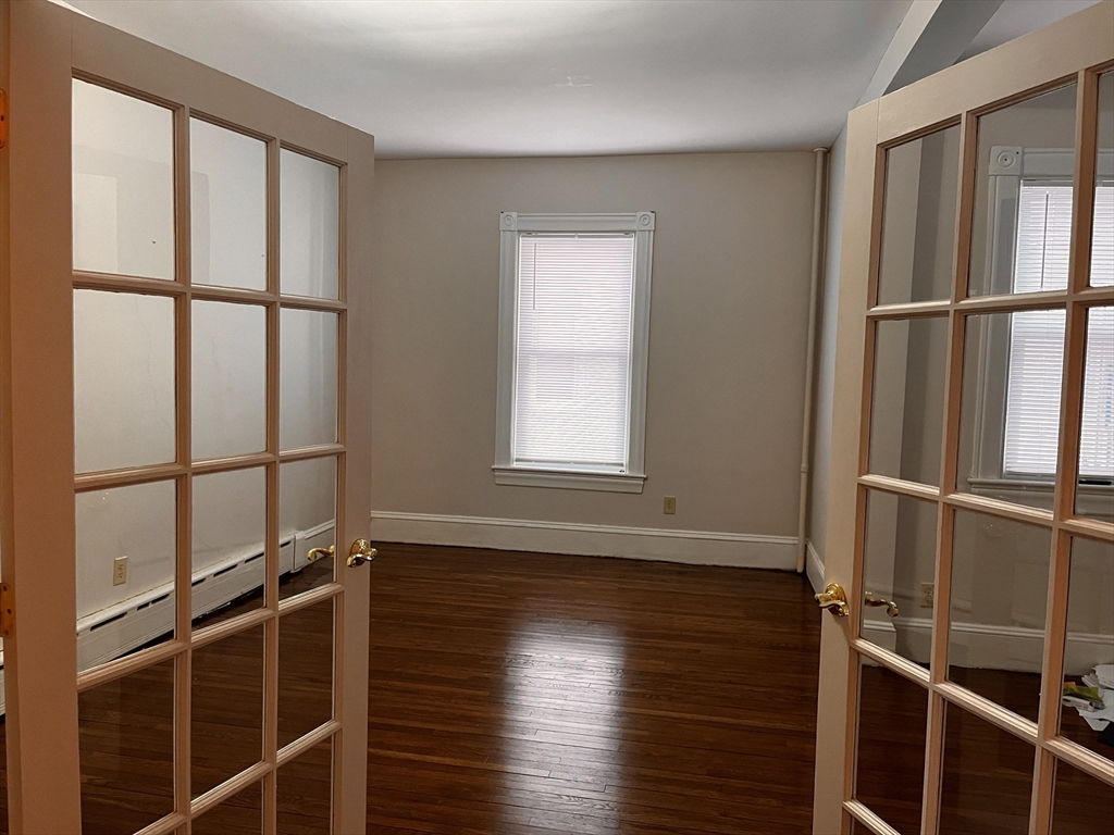 986 Plymouth Ave, Fall River