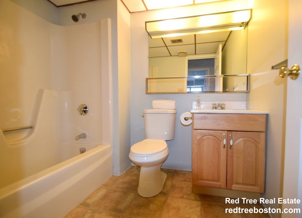 1243 Beacon St, Coolidge Corner