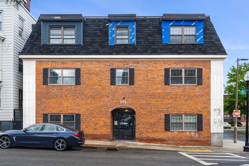 191 Bunker Hill St, Charlestown