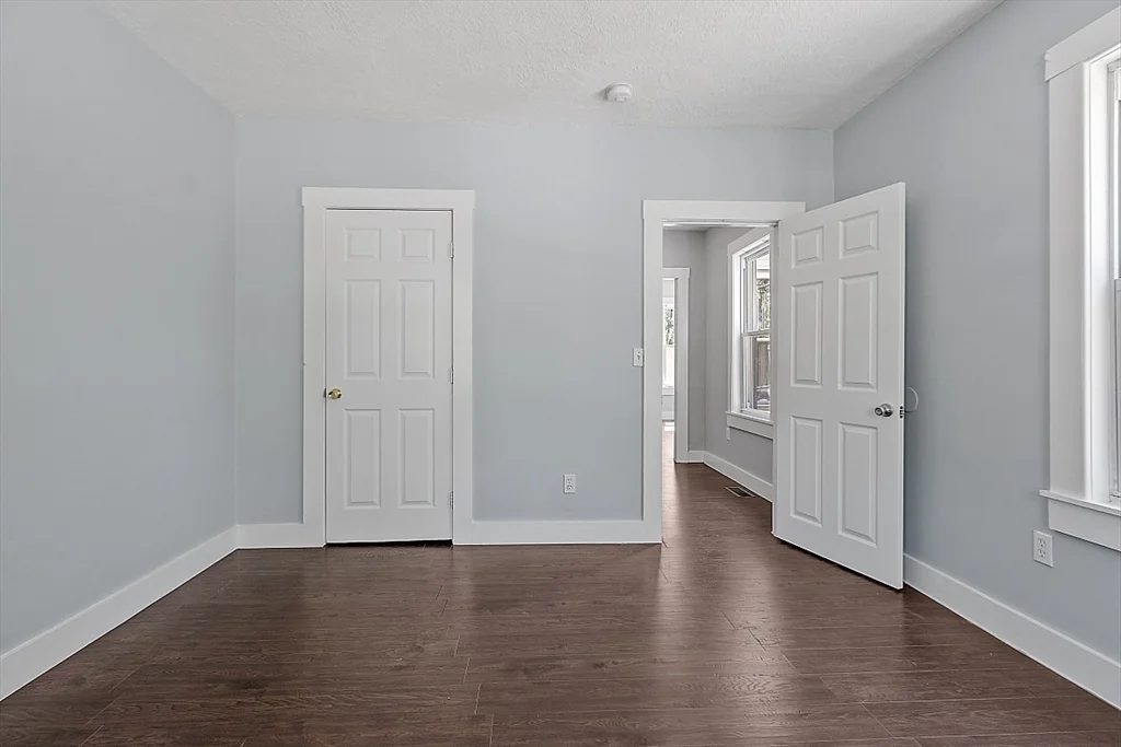 31 Mill St, Pepperell