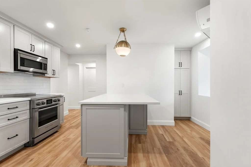 32 Beacon St, Gloucester