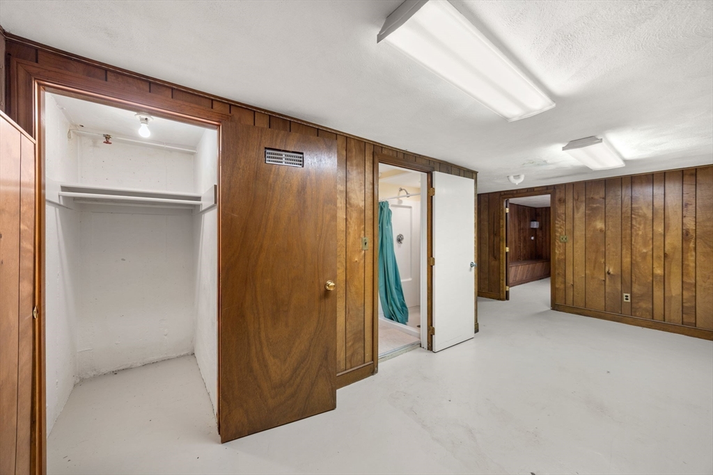 140 Paulson Rd, Waban