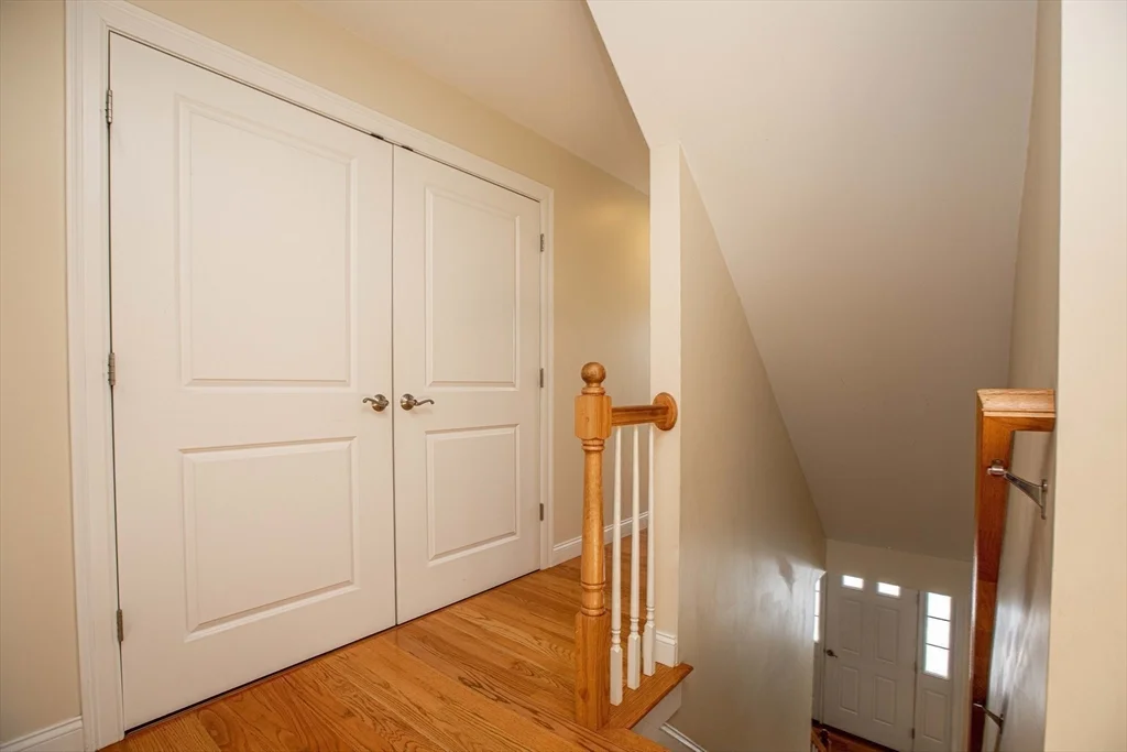 8 Summer Hill Circle, Arlington