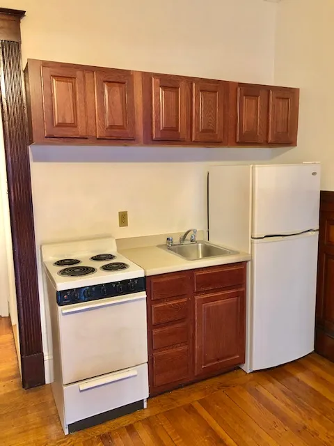 1077 Beacon St, Longwood