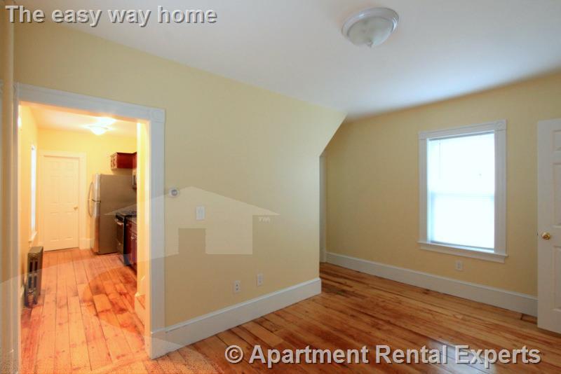 6 White St Pl, Porter Square