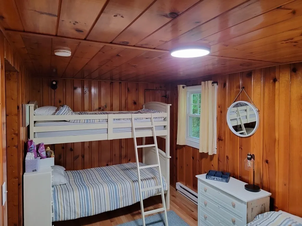3 Pine Tree Dr, Holland