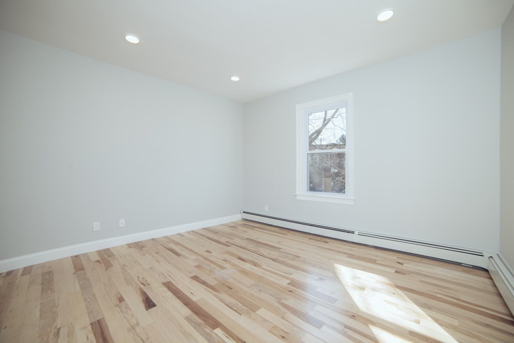 10 Duffley Ct, Chestnut Hill