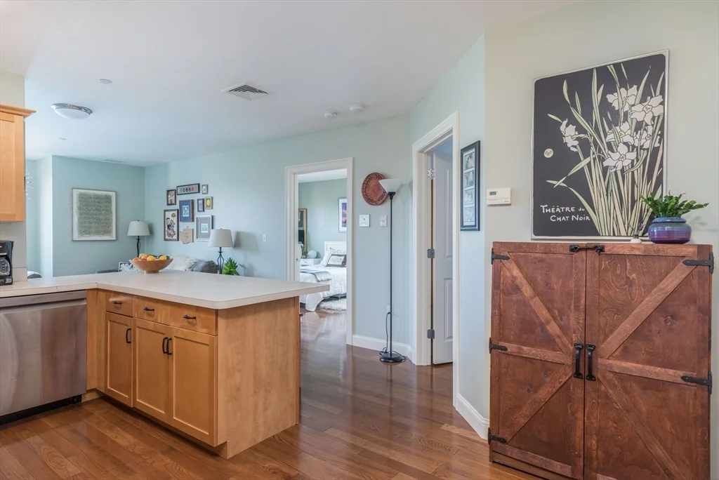 327 Centre St, Jamaica Plain