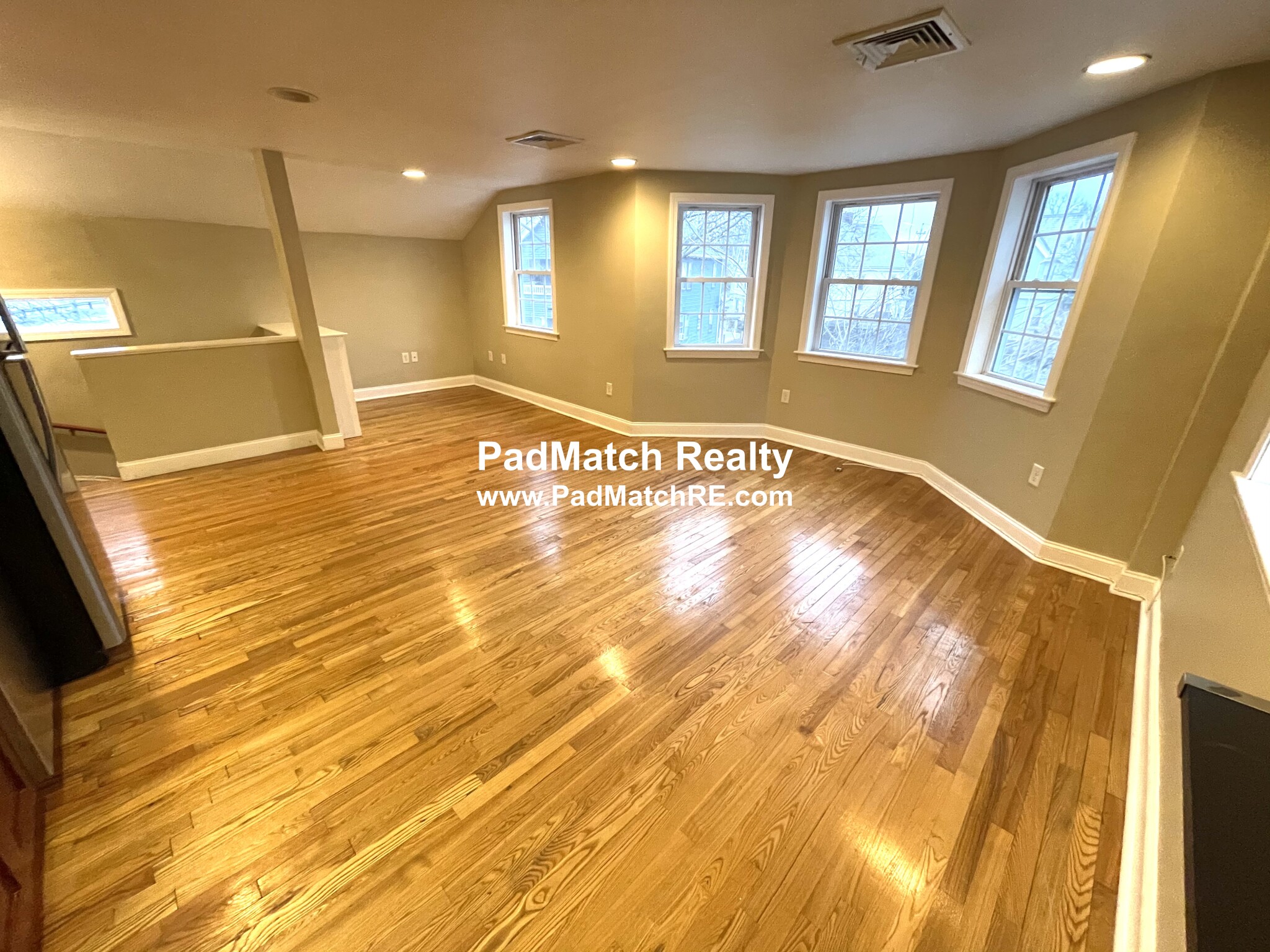 57 Day St, Jamaica Plain