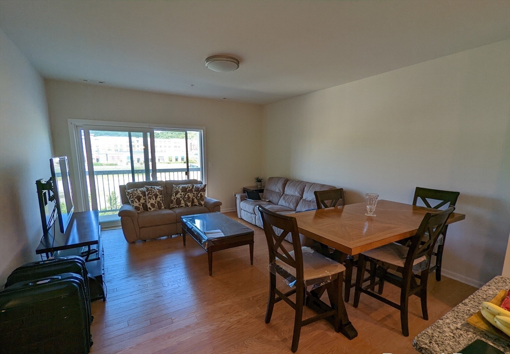 120 University Ave, Westwood