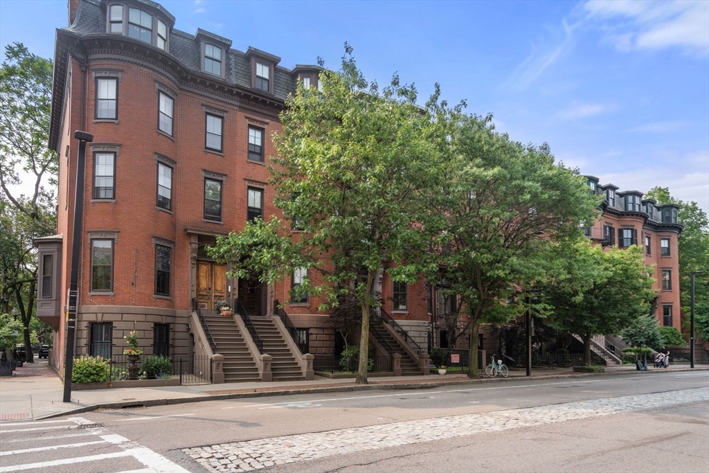 496 Columbus Ave, South End