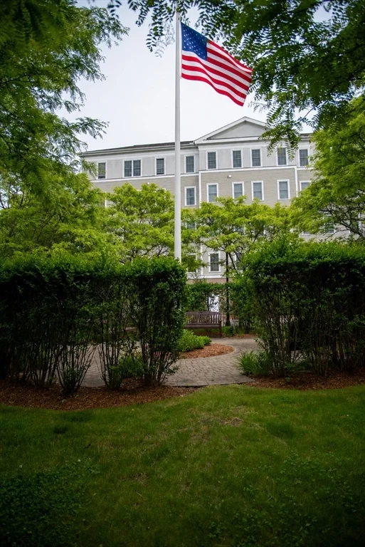 8 Crowninshield St, Peabody