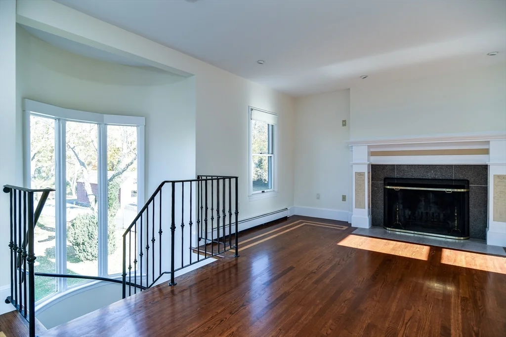 110 Main St, Hopkinton