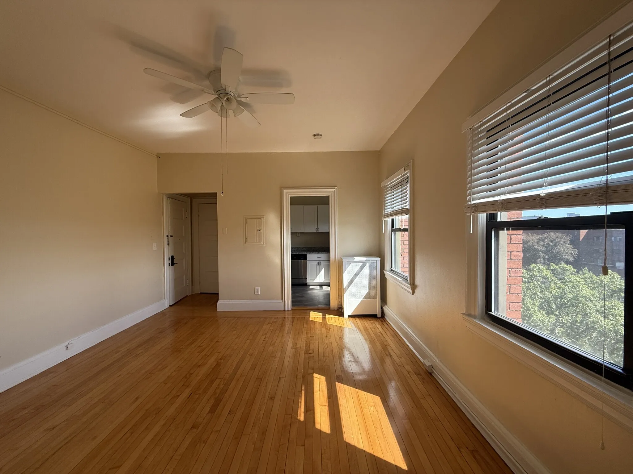 1470 Beacon St, Corey Hill