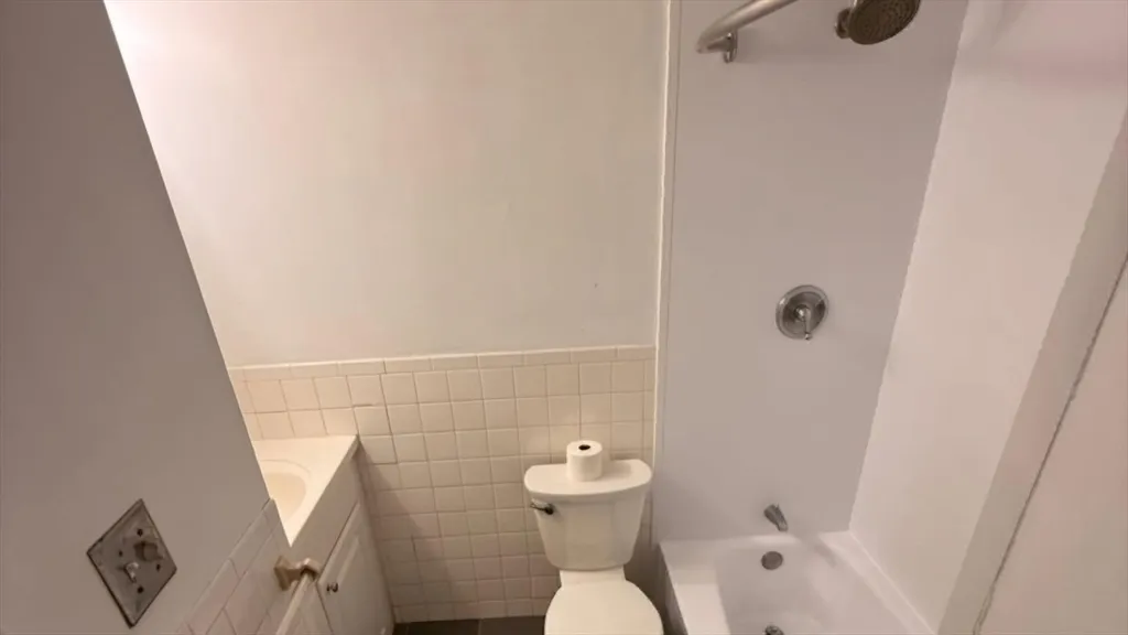 12 Woodland St, Everett