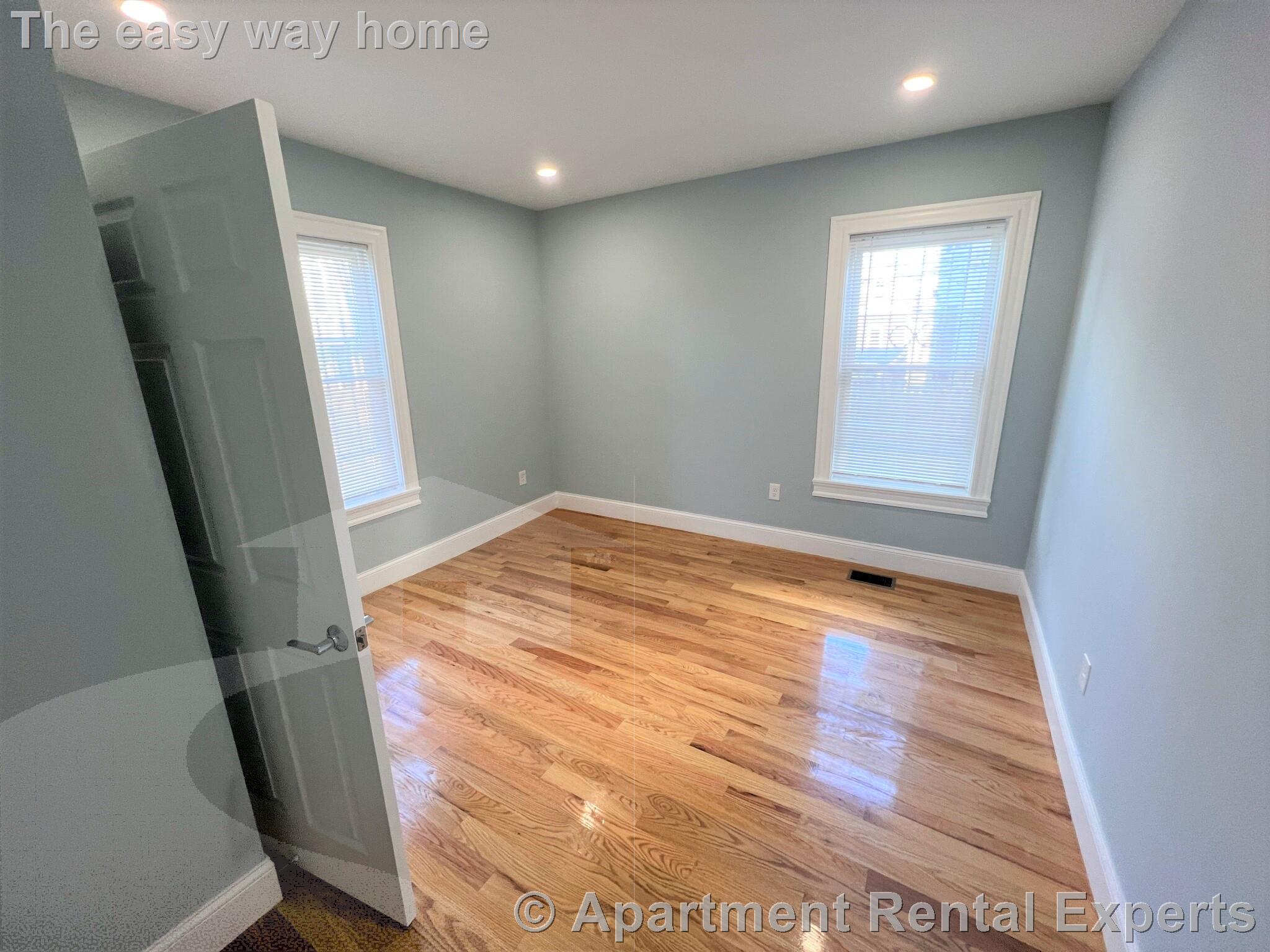 374 Oxford St, Porter Square