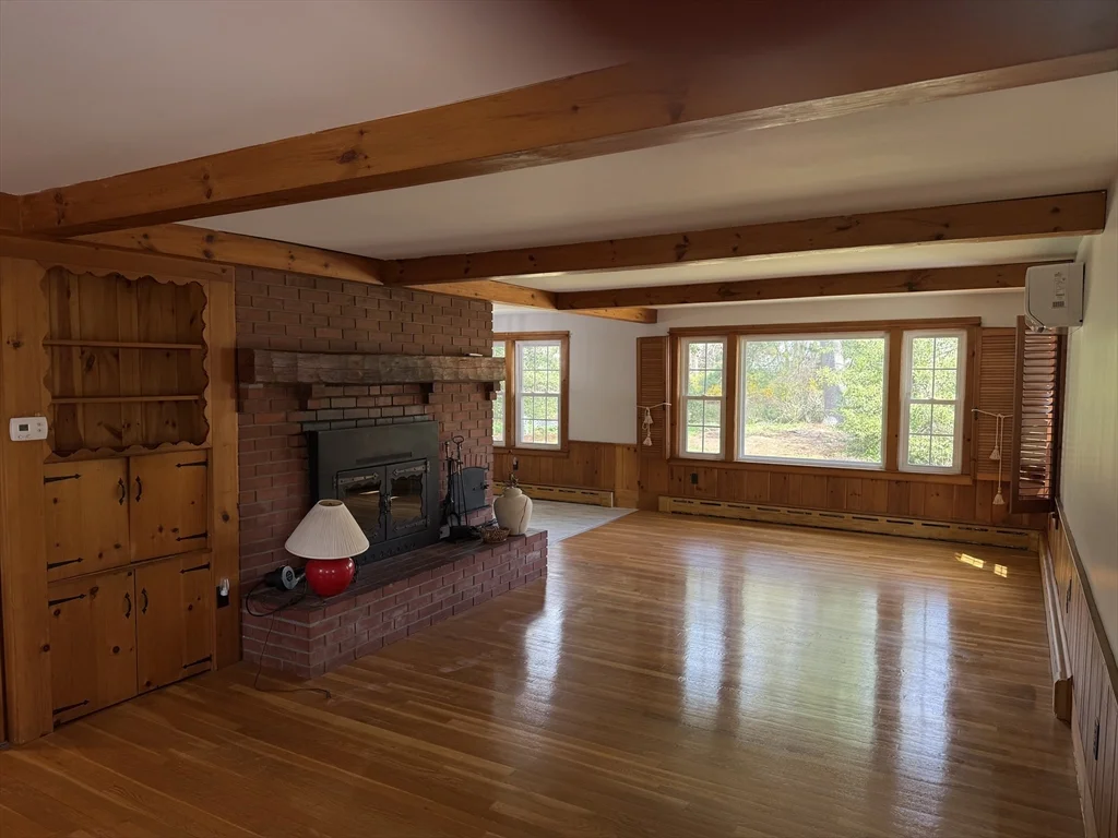 3 Crescent St, West Bridgewater