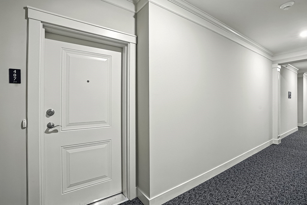 4 Winslow Ln, Grafton